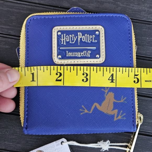 Loungefly Harry Potter Wallet Honeydukes Coin Purse Frog Chocolate Zip Organizer - Picture 11 of 12